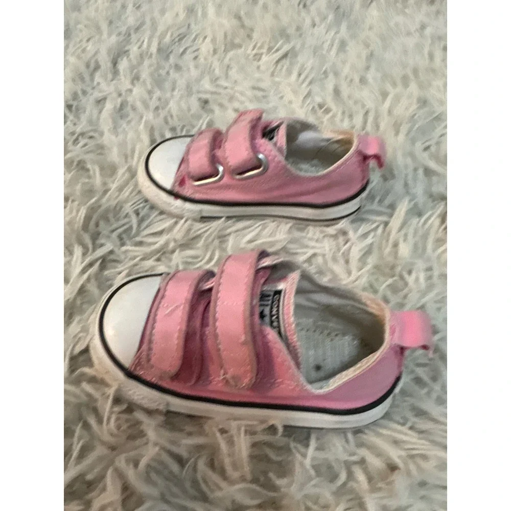 Converse Chuck Taylor All Star Infant Pink Canvas Velcro Sneakers 709447F Size 5